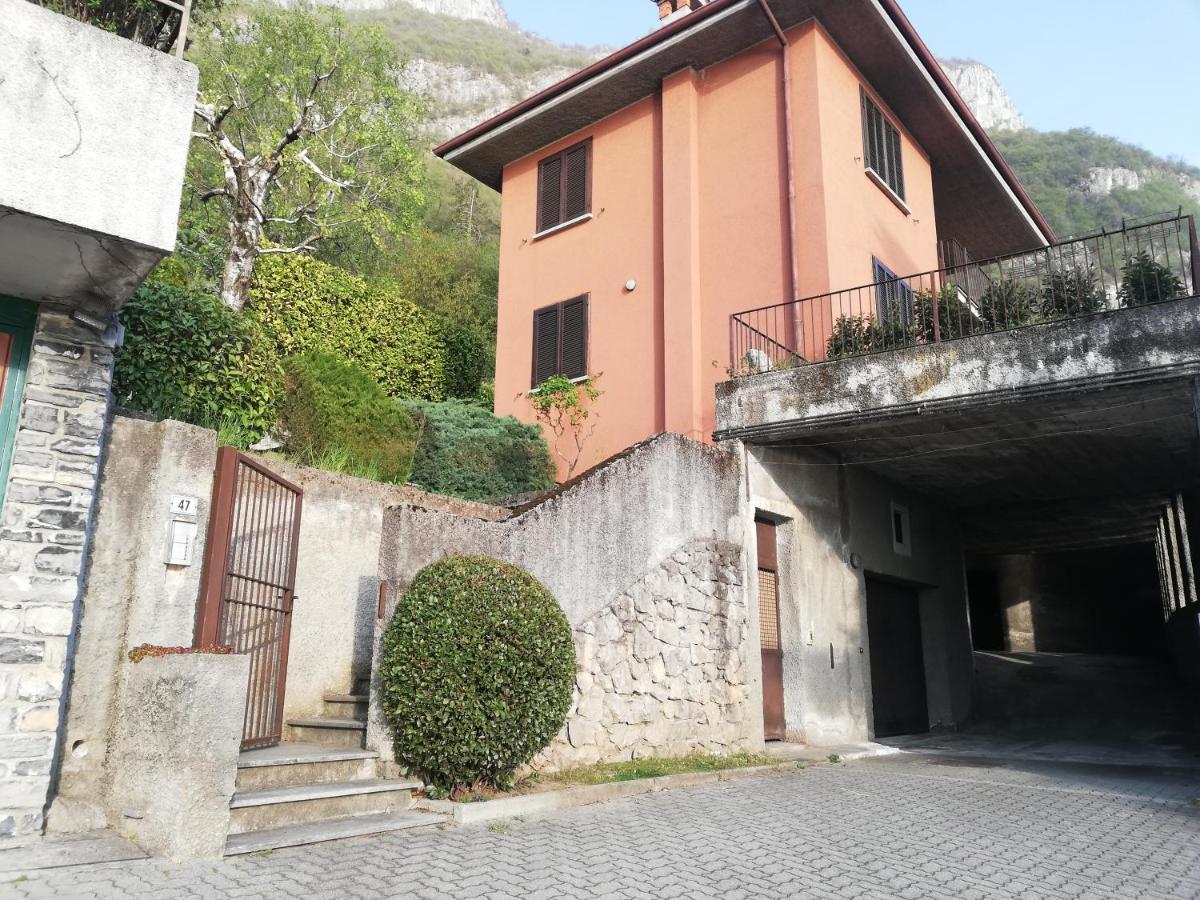 Dream Lake Panorama, Garage In The Center Of Varenna Exterior photo